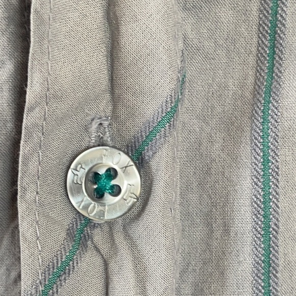 Gorgeous Fox button up shirt size XL🔥🔥 - Picture 2 of 4